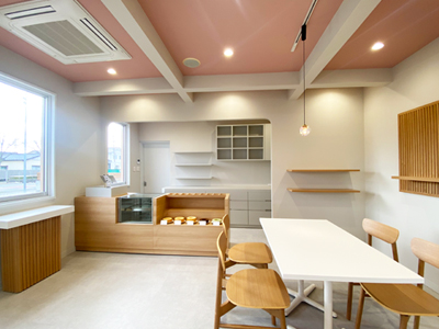 バームクーヘンショーケース