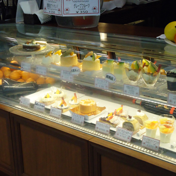 ケーキ スイーツ クレープ 洋菓子用冷蔵ショーケース 業務用冷蔵ショーケースの製造販売 及川工業